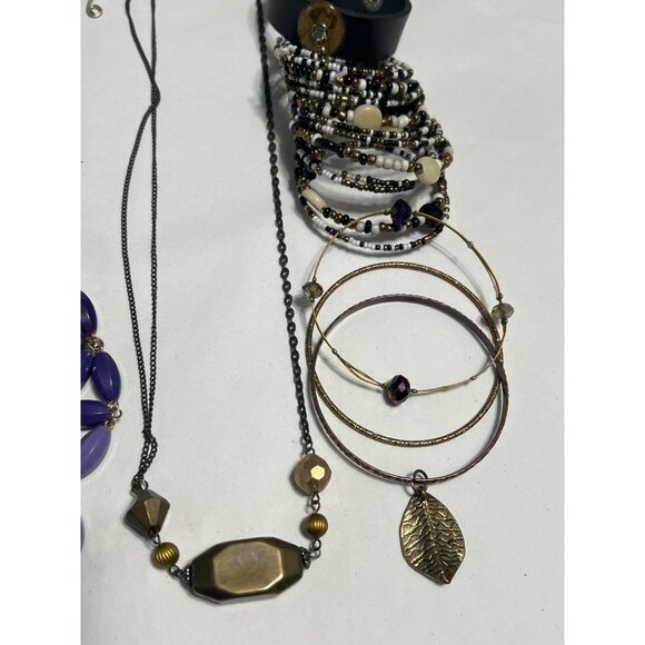 10 pc Mixed Purple Jewelry Necklace Earrings Bracelets & More - Picture 3 of 7